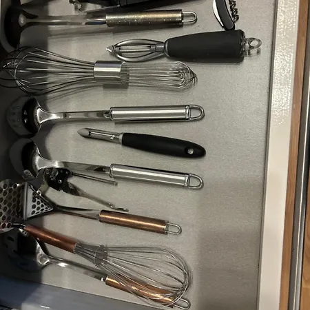 Ground Floor Dog Friendly Ideally Situated To Amenities Quiet Comfortable Location With Outside Space *