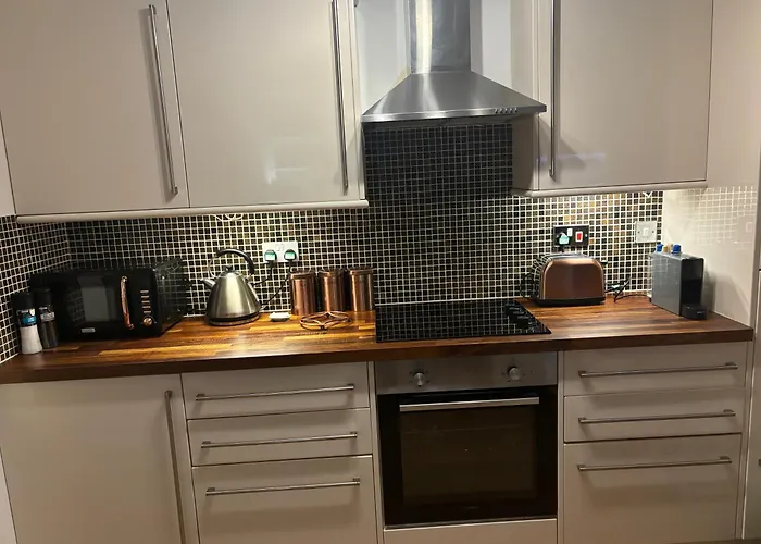 Ground Floor Dog Friendly Ideally Situated To Amenities Quiet Comfortable Location With Outside Space Apartament