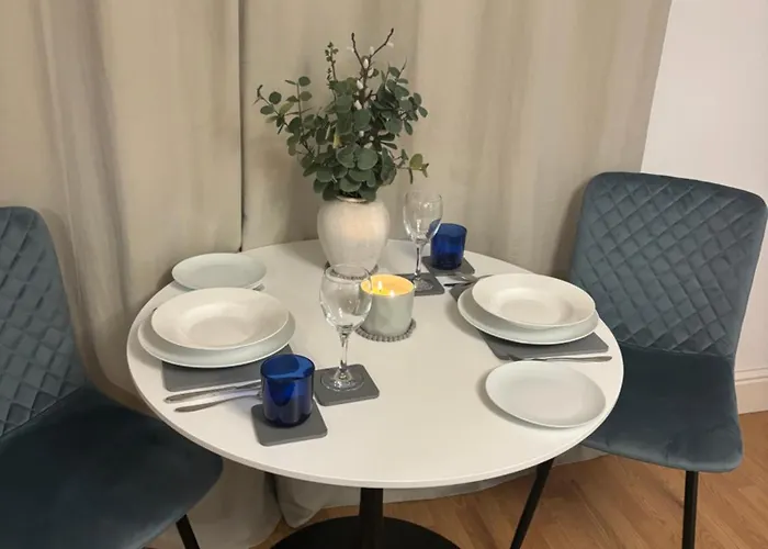 Ground Floor Dog Friendly Ideally Situated To Amenities Quiet Comfortable Location With Outside Space