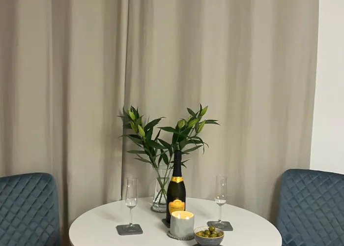 Ground Floor Dog Friendly Ideally Situated To Amenities Quiet Comfortable Location With Outside Space Apartament *