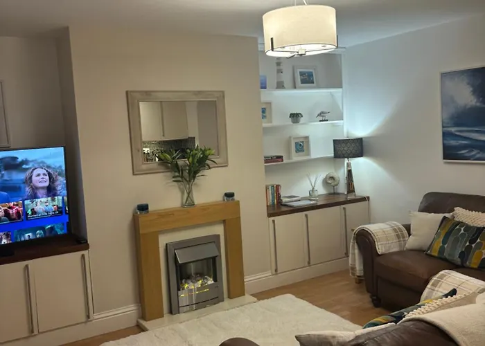 Ground Floor Dog Friendly Ideally Situated To Amenities Quiet Comfortable Location With Outside Space Whitby