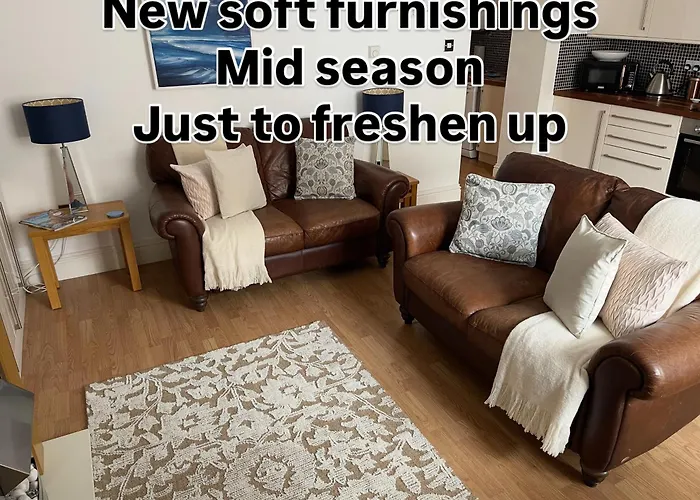 Apartament Ground Floor Dog Friendly Ideally Situated To Amenities Quiet Comfortable Location With Outside Space Whitby