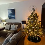 Ground Floor Dog Friendly Ideally Situated To Amenities Quiet Comfortable Location With Outside Space Apartment *