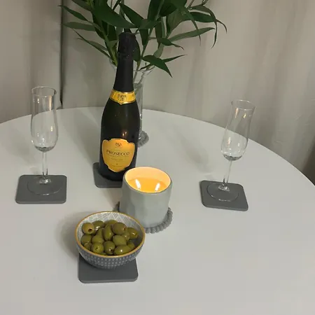 דירה Ground Floor Dog Friendly Ideally Situated To Amenities Quiet Comfortable Location With Outside Space